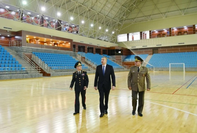 Ильхам Алиев на открытии спортивно-оздоровительного клуба МЧС - ФОТО