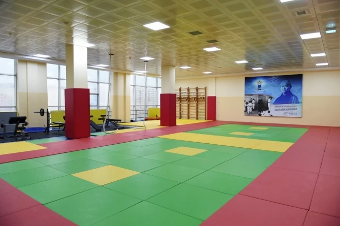 Ильхам Алиев на открытии спортивно-оздоровительного клуба МЧС - ФОТО
