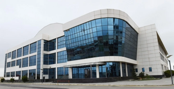 Ильхам Алиев на открытии спортивно-оздоровительного клуба МЧС - ФОТО