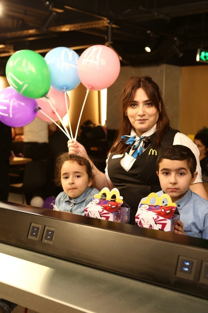 Новый ресторан McDonald’s открылся вблизи станции метро Сахиль - ФОТО