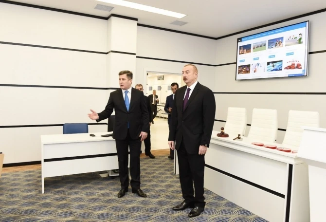 Президент на открытии нового Пространства оказания имущественных услуг - ФОТО