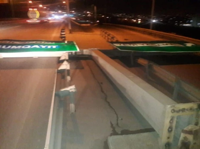 Bakıda güclü külək yol nişanlarını dağıtdı – FOTO