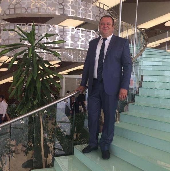 Azərbaycanda 49 yaşlı idarə rəisi qəfil öldü - FOTO