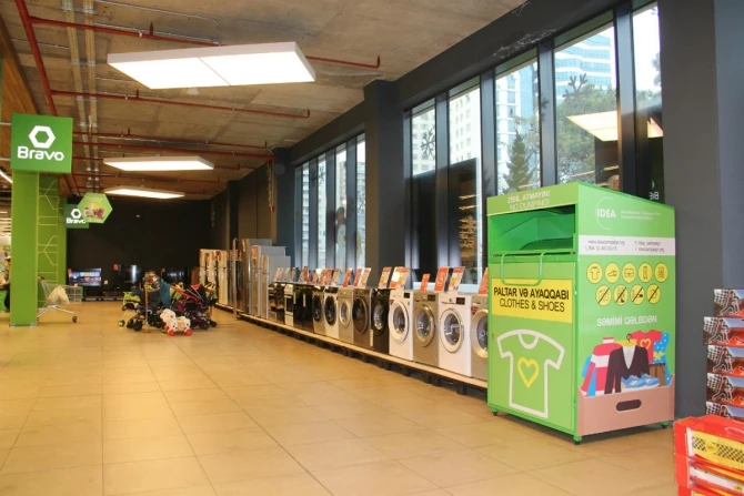 В Баку открылись пункты по сбору неиспользуемой одежды - ФОТО