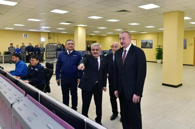 Ильхам Алиев на открытии завода Ильхам Алиев на открытии завода