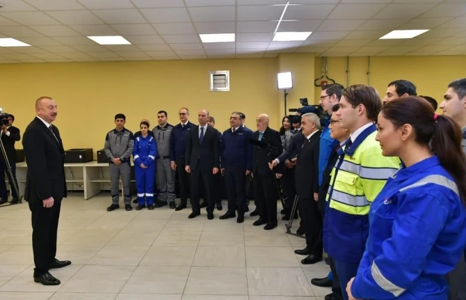 Ильхам Алиев на открытии завода Ильхам Алиев на открытии завода