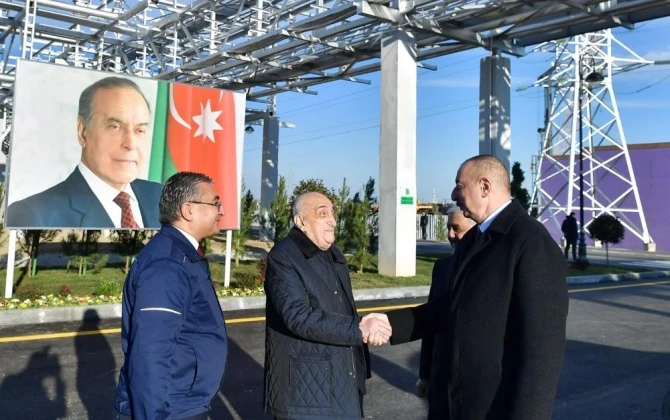 Ильхам Алиев на открытии завода Ильхам Алиев на открытии завода