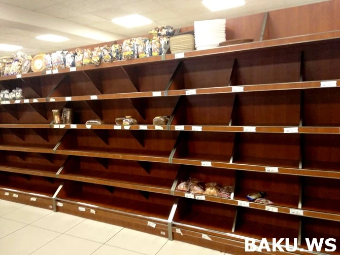 Жители Баку в панике: в магазинах дефицит хлеба - ФОТО
