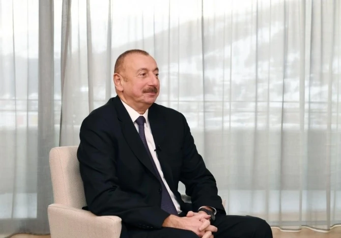 Ильхам Алиев в Давосе дал интервью китайскому телевидению CGTN - ФОТО