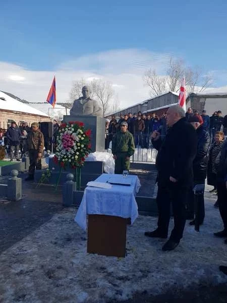 Открытие в Грузии памятника армянскому палачу Ходжалы вызвало скандал - ФОТО