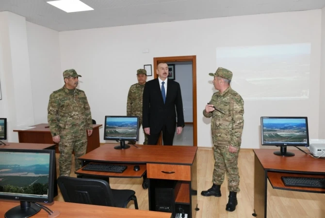 Prezident əsgərlərlə yemək yedi - FOTO