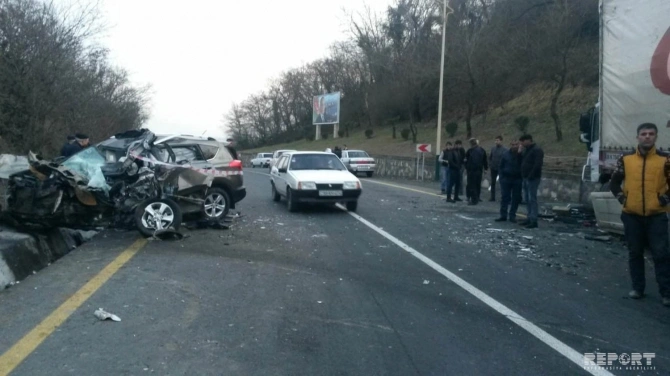 Balakəndə yol qəzası: ölən və yaralanan var - FOTO