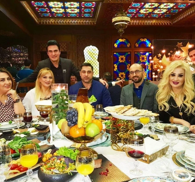Nadir təmtəraqlı ad günü etdi - FOTOLAR