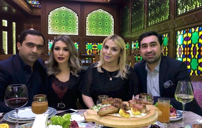 Nadir təmtəraqlı ad günü etdi - FOTOLAR