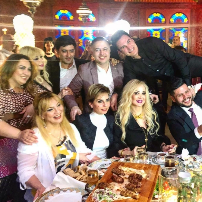Nadir təmtəraqlı ad günü etdi - FOTOLAR