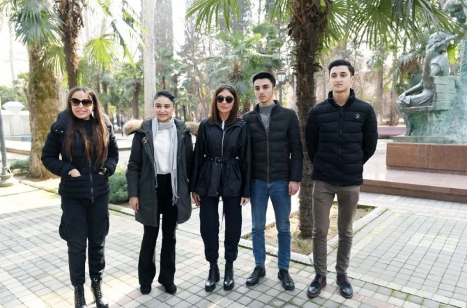 Birinci vitse-prezident “Xan bağı”nda gəncəlilərlə görüşüb (FOTO)