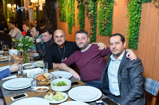 Звезды на открытии ресторана 