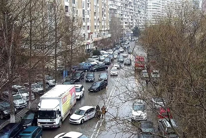 В связи с пожаром в многоэтажке ограничено движение в Ясамальском районе - ФОТО