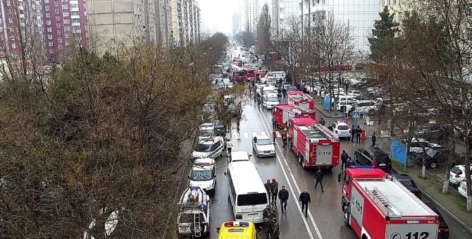 В связи с пожаром в многоэтажке ограничено движение в Ясамальском районе - ФОТО