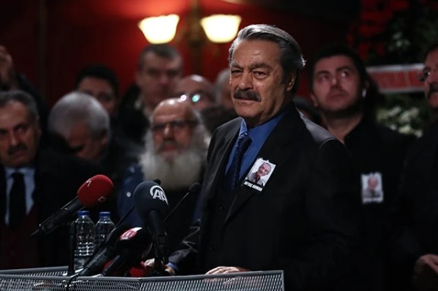 Məşhur aktyor son mənzilə yola salındı - FOTOLAR