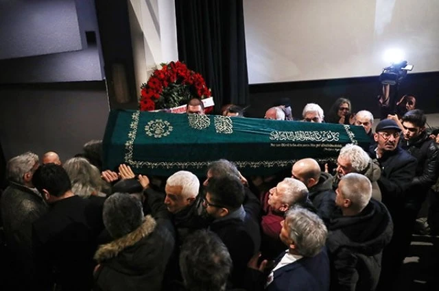 Məşhur aktyor son mənzilə yola salındı - FOTOLAR