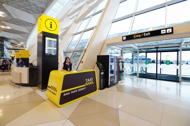 Bu taksilər Bakı aeroportundan uzaqlaşdırıldı - FOTO