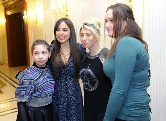 Leyla Əliyeva “Balaca şahzadə”nin premyerasında (FOTO) Leyla Əliyeva “Balaca şahzadə”nin premyerasında (FOTO)