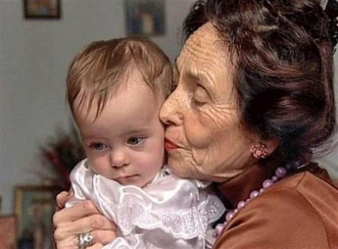 Девочка, которую мама родила в 67 лет выросла и стала настоящей красавицей - ФОТО