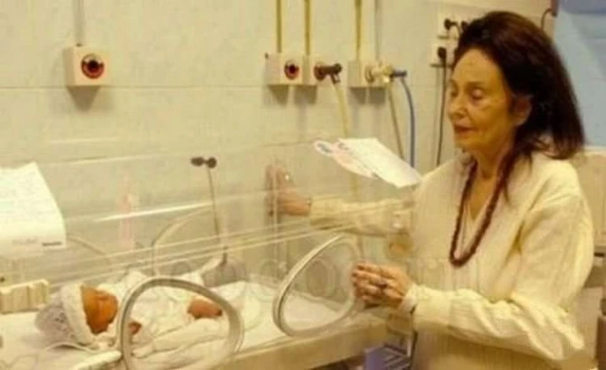 Девочка, которую мама родила в 67 лет выросла и стала настоящей красавицей - ФОТО