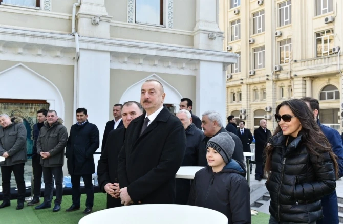 Prezident İlham Əliyev Bakıda ulduz futbolçuların matçına baxdı (VİDEO)
