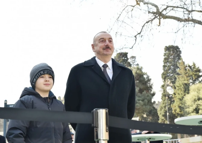 Prezident İlham Əliyev Bakıda ulduz futbolçuların matçına baxdı (VİDEO)