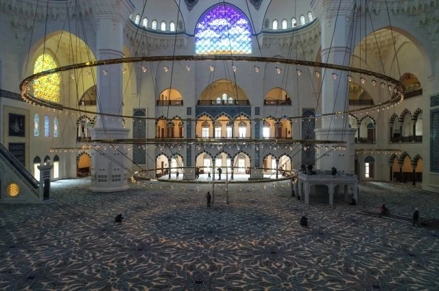 Türkiyədə dünyanın ən böyük məscidi tikildi – VİDEO