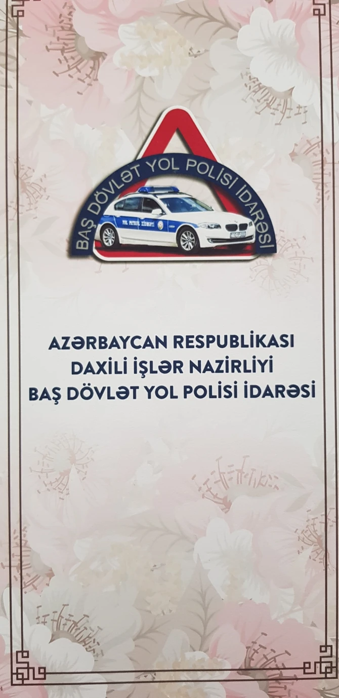 Yol polisindən qadınlara sürpriz - FOTO