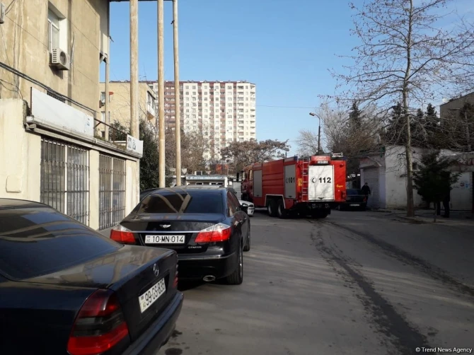 SON DƏQİQƏ! Binəqədidə yaşayış binası YANIR - FOTO