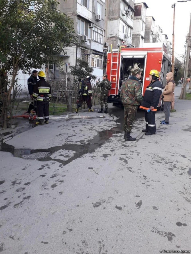 SON DƏQİQƏ! Binəqədidə yaşayış binası YANIR - FOTO