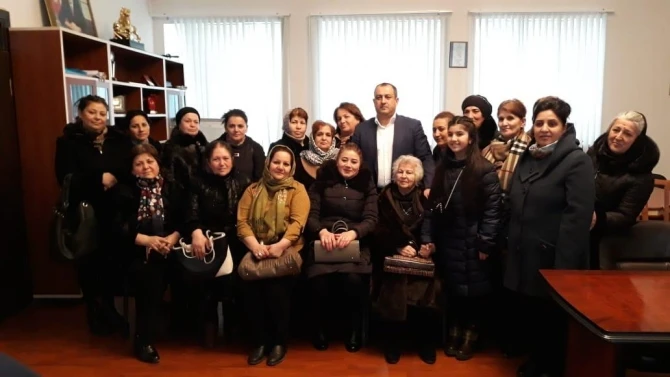Adil Əliyev Milli Qəhrəman, Şəhid və qazi ailələrinin xanım üzvləri ilə görüşüb – VİDEO