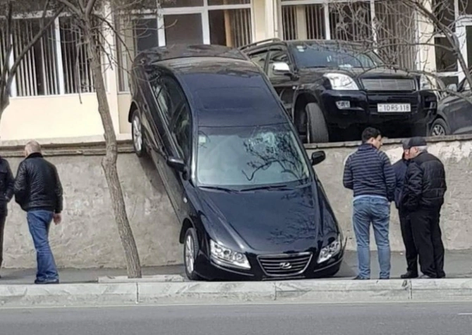Bakıda qadın sürücü hər kəsi şoka saldı — FOTO