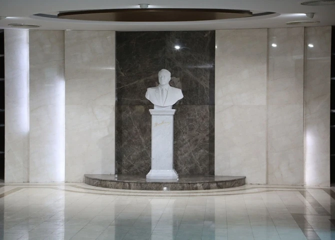 Müdafiə naziri hospitalda müalicə olunan əsgərlərə baş çəkib - FOTO