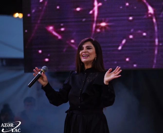 10 milyonuncu sakinə görə bulvarda konsert və atəşfəşanlıq oldu - FOTO