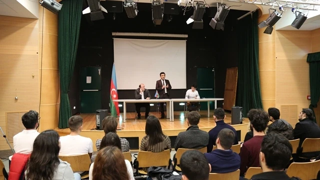 İtaliyada təhsil alan azərbaycanlı tələbələrlə görüş keçirildi - FOTO