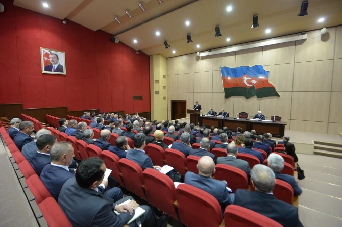 Əmlak Məsələləri Dövlət Komitəsində geniş müşavirə keçirilib (FOTO)