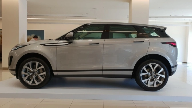 “Range Rover Evoque” modeli avtomobilsevərlərə təqdim edilib  – FOTO/VİDEO