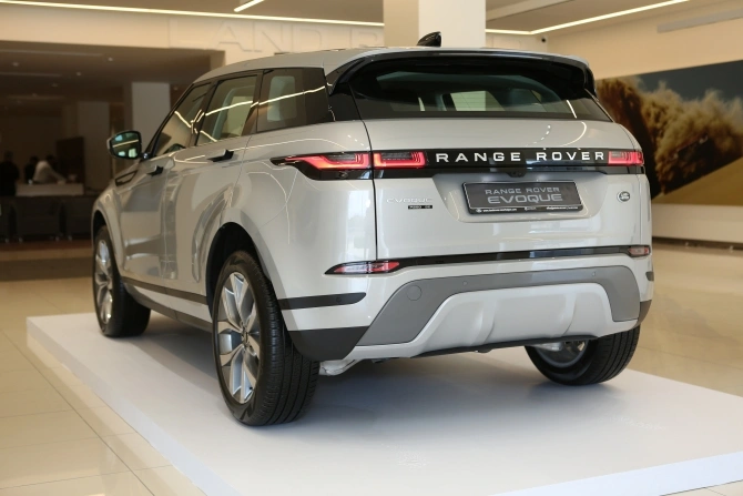 “Range Rover Evoque” modeli avtomobilsevərlərə təqdim edilib  – FOTO/VİDEO