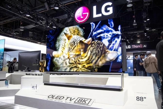 LG начала продажи первого в мире телевизора 8K OLED