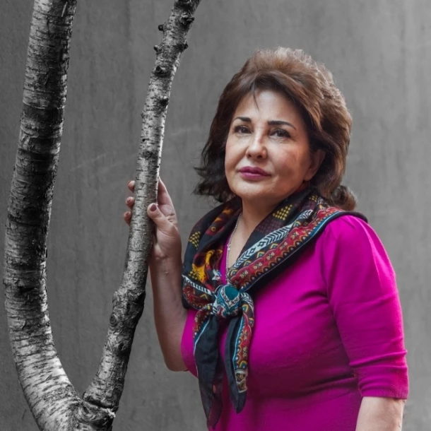 Qızlarını ətlik dana kimi ər evi üçün yetişdirən analar