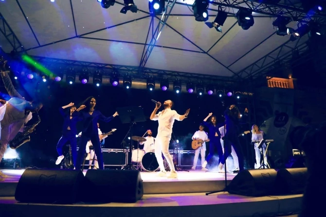 Zamiqin Naxçıvan konsertində anşlaq yaşandı - FOTO