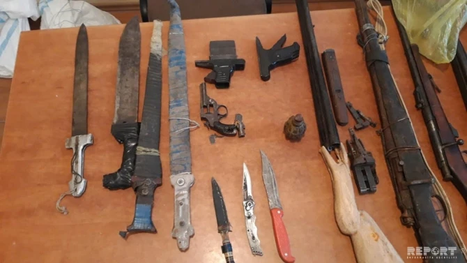 Azərbaycanda əməliyyat – Qadının evindən çıxanlar polisi təəccübləndirdi - FOTO Azərbaycanda əməliyyat – Qadının evindən çıxanlar polisi təəccübləndirdi - FOTO