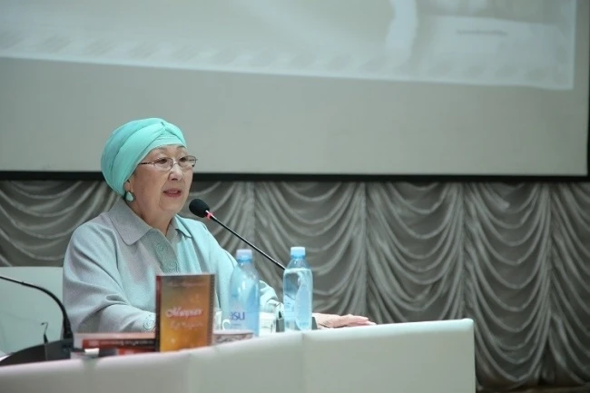 Etnoqraf qadından qalmaqallı fikirlər: 