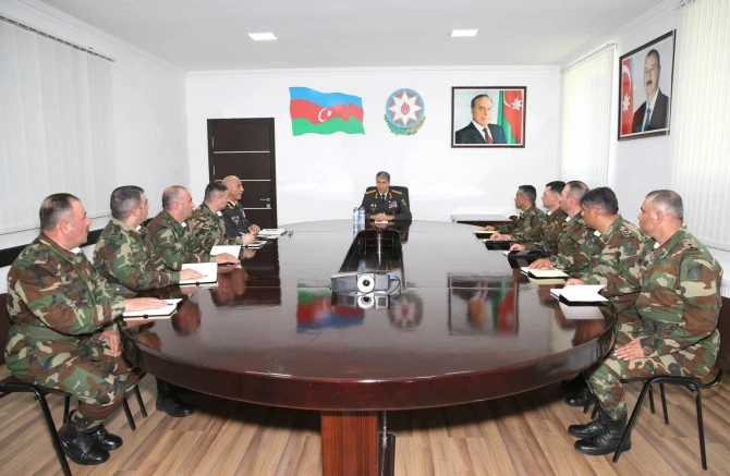 Vilayət Eyvazov əsgərlərlə nahar edib - FOTO