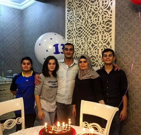 Əkiz və üçəm böyüdən azərbaycanlı məşhurlar - FOTO